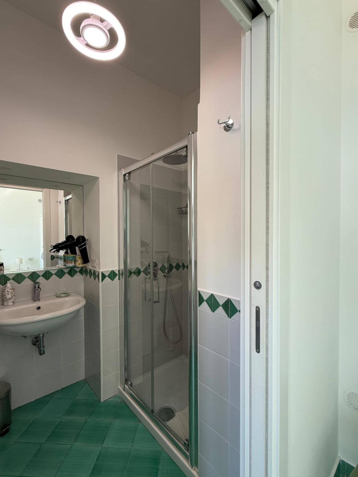 فيلا Casa Gabriella - Amalfi Coast - Free Parking - Full Sea View Vietri المظهر الخارجي الصورة