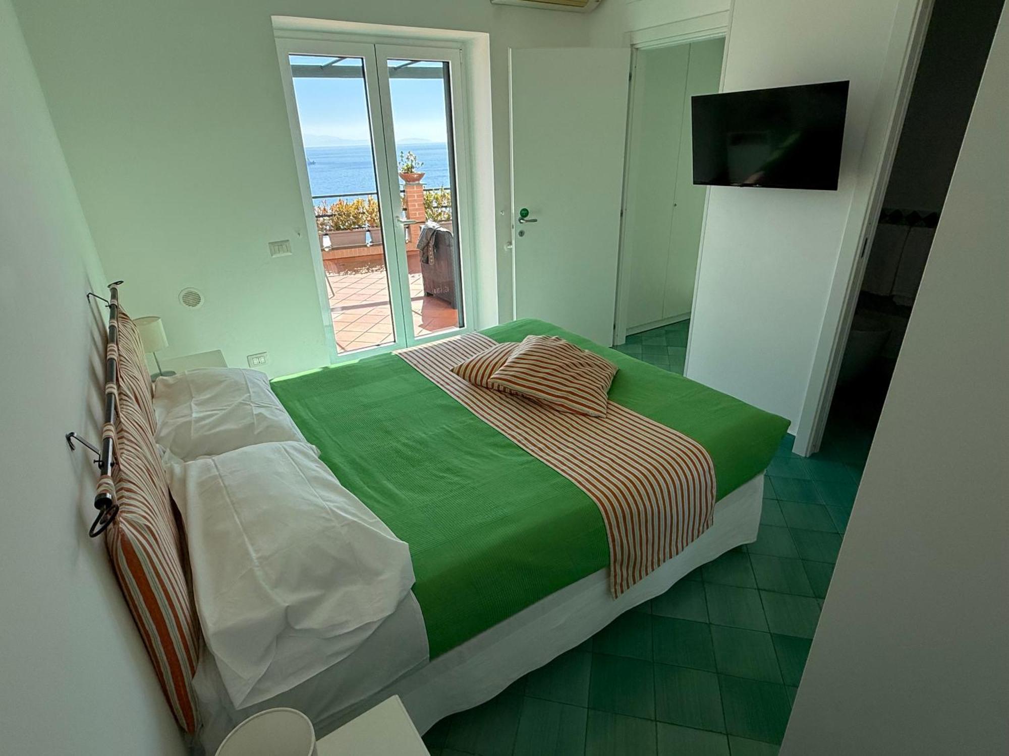 فيلا Casa Gabriella - Amalfi Coast - Free Parking - Full Sea View Vietri المظهر الخارجي الصورة
