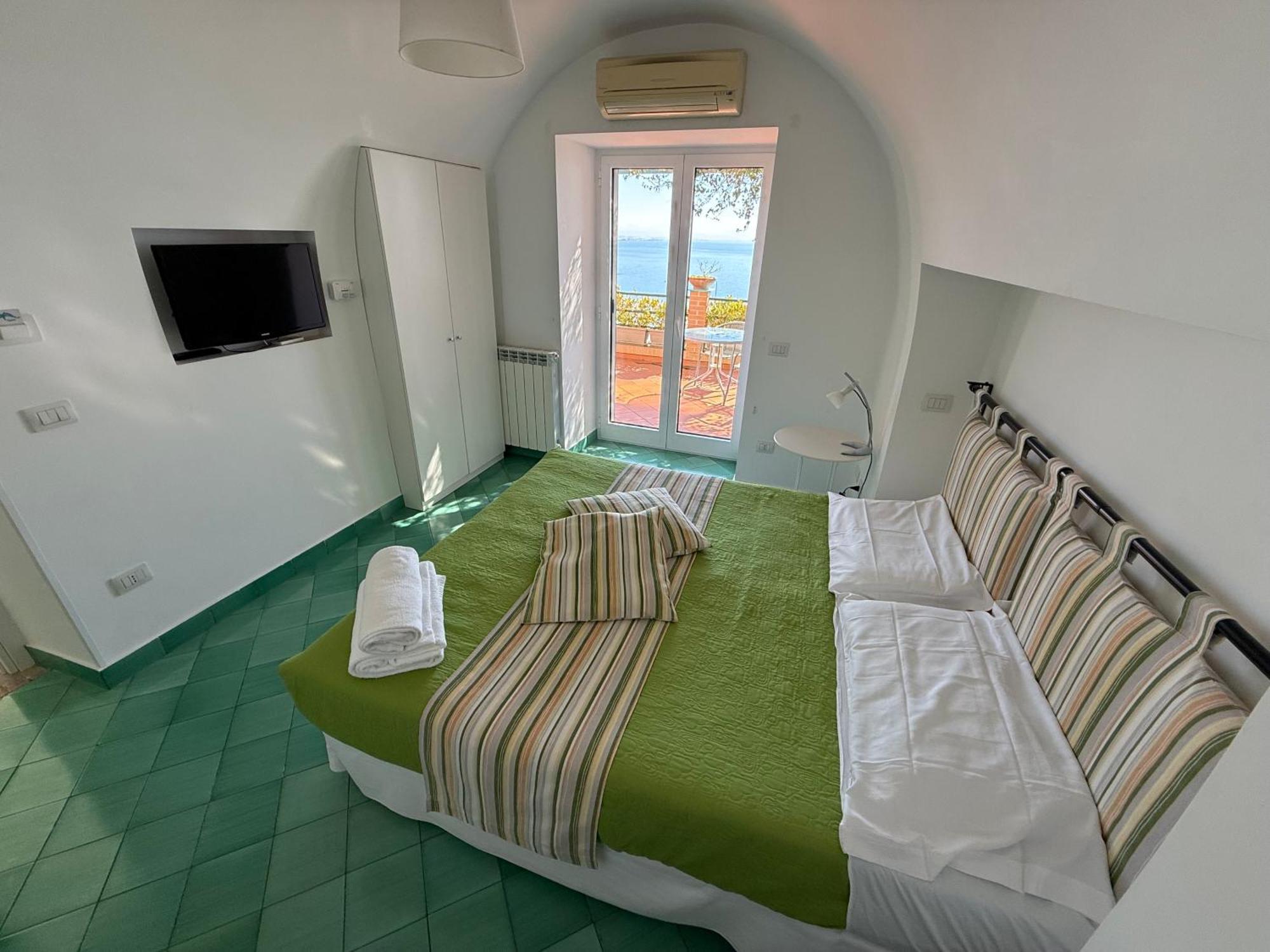 فيلا Casa Gabriella - Amalfi Coast - Free Parking - Full Sea View Vietri المظهر الخارجي الصورة