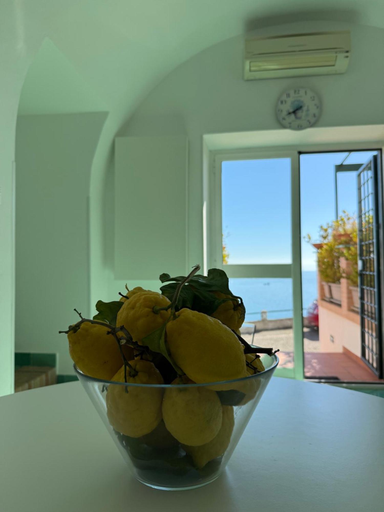 فيلا Casa Gabriella - Amalfi Coast - Free Parking - Full Sea View Vietri المظهر الخارجي الصورة