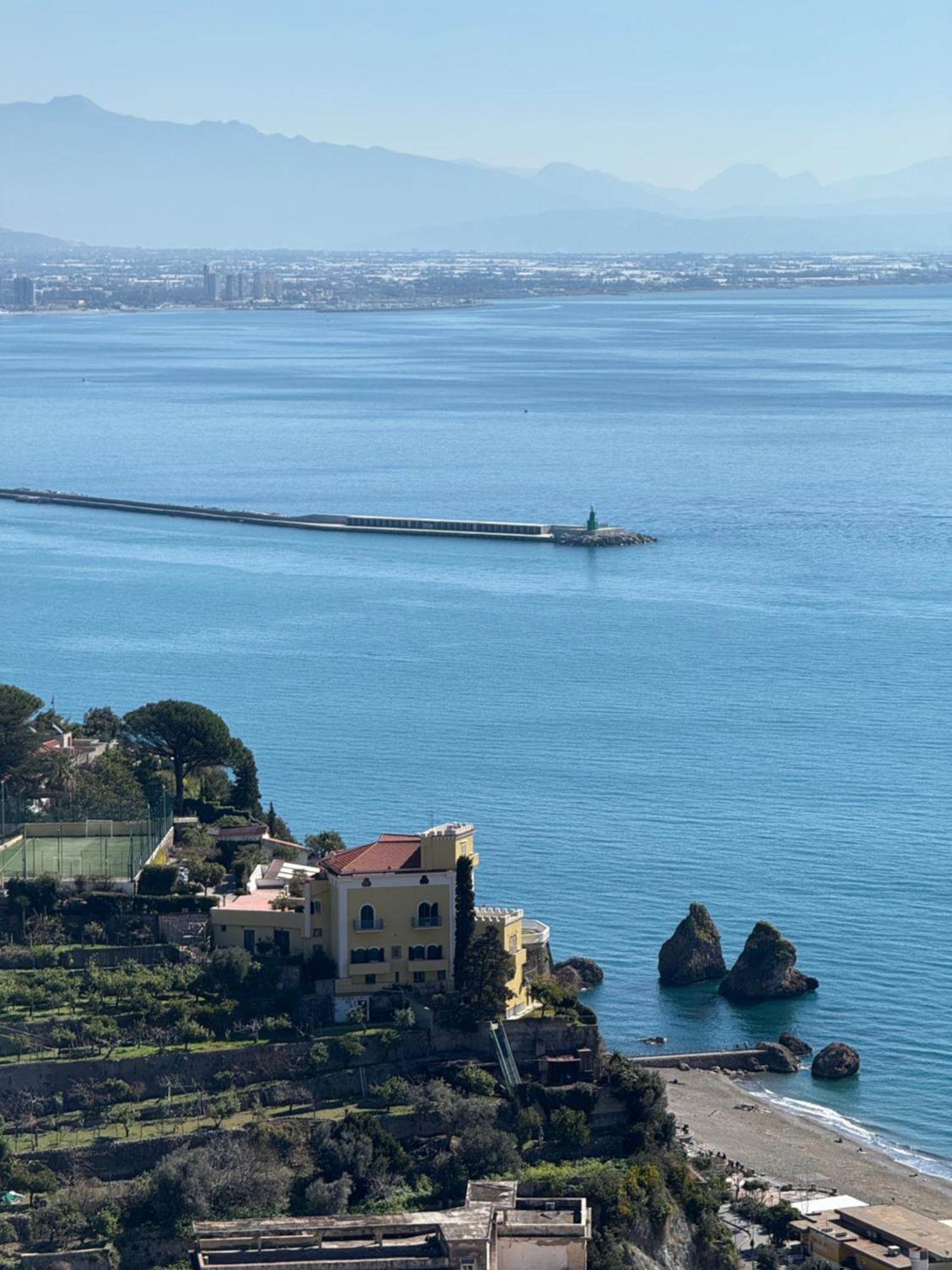 فيلا Casa Gabriella - Amalfi Coast - Free Parking - Full Sea View Vietri المظهر الخارجي الصورة