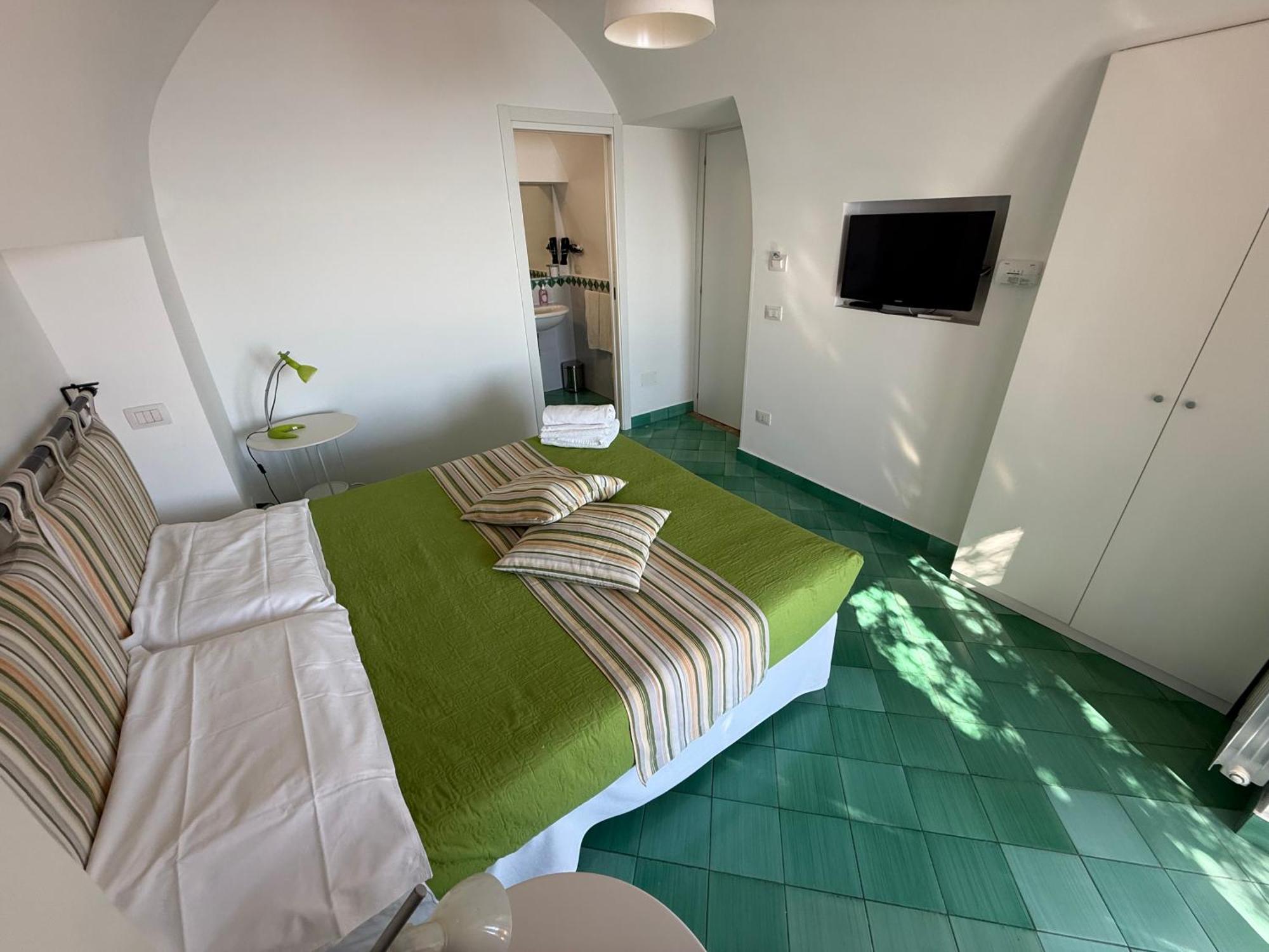 فيلا Casa Gabriella - Amalfi Coast - Free Parking - Full Sea View Vietri المظهر الخارجي الصورة